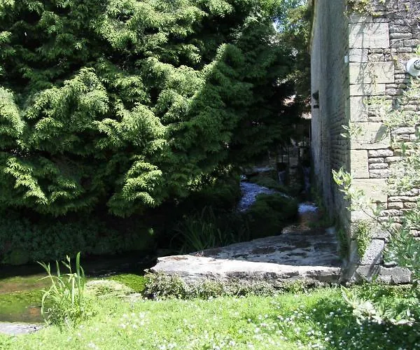 L'eau Vive Bed & Breakfast 3*